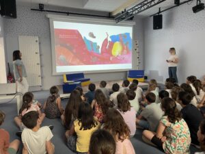 Lecture de contes à la médiathèque CE2